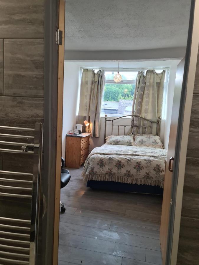 Budget Double En-Suite Bedroom シェフィールド エクステリア 写真