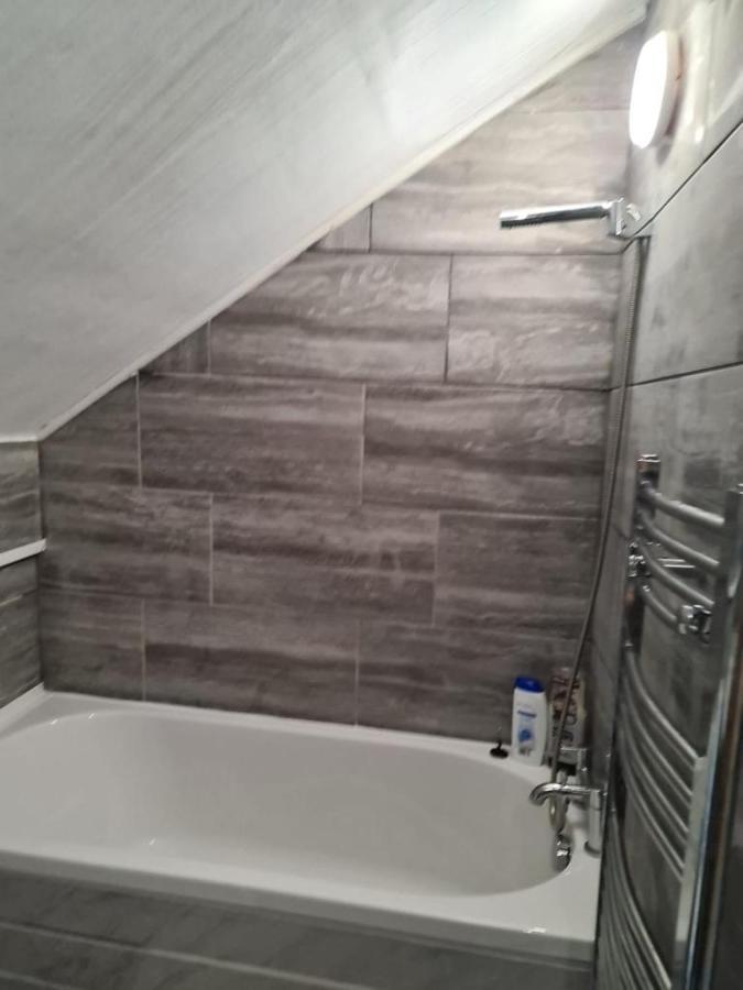 Budget Double En-Suite Bedroom シェフィールド エクステリア 写真