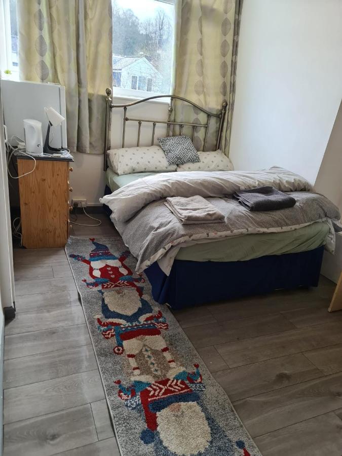 Budget Double En-Suite Bedroom シェフィールド エクステリア 写真